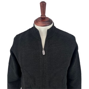 Sweter rozpinany czarny prążek