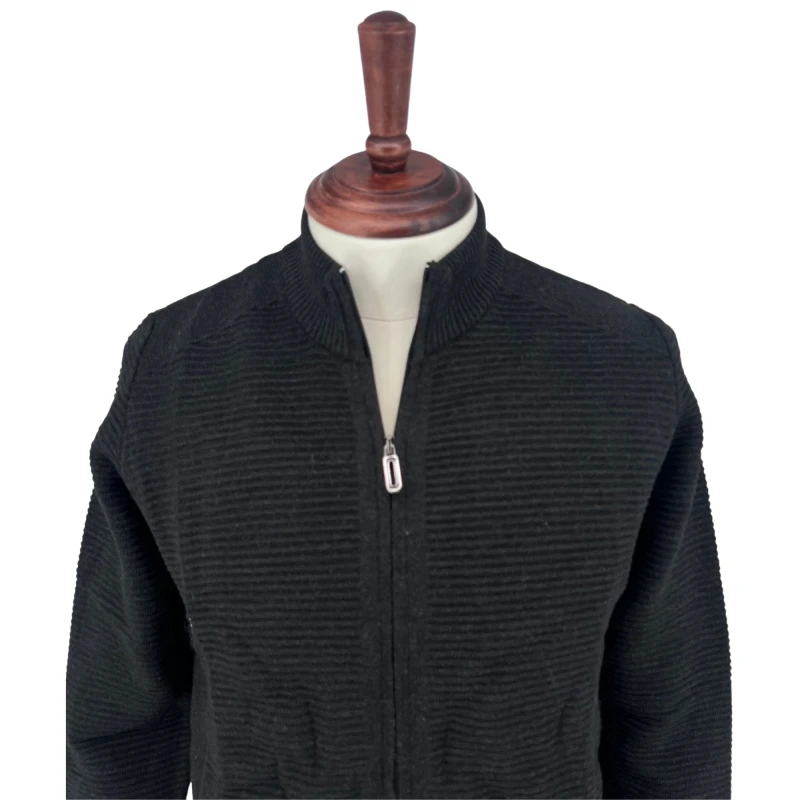 Sweter rozpinany czarny prążek