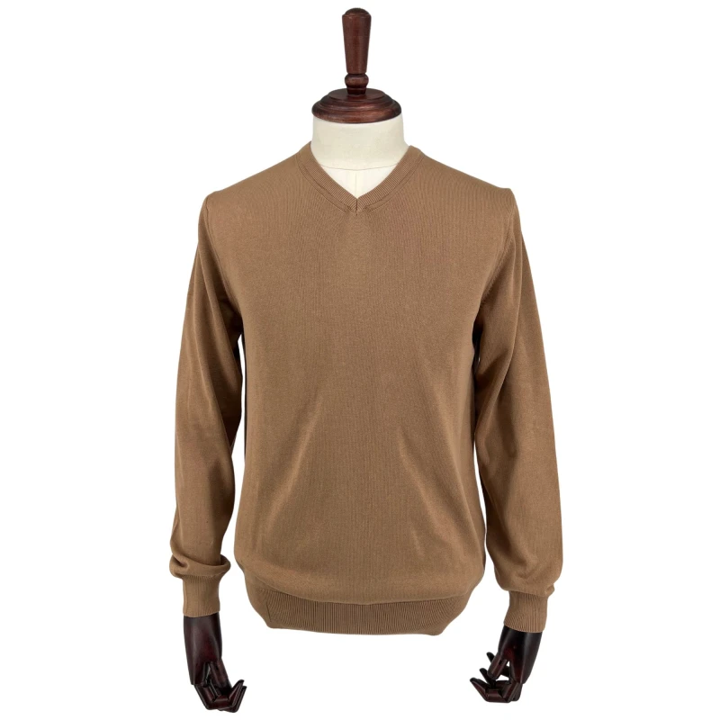 Sweter bawełniany z dekoltem w serek camel