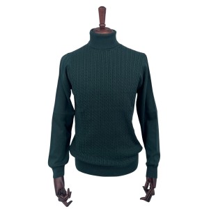 Sweter z golfem w warkoczowym wzór  zielony