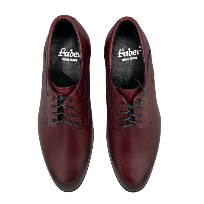 Bordowe buty do garnituru