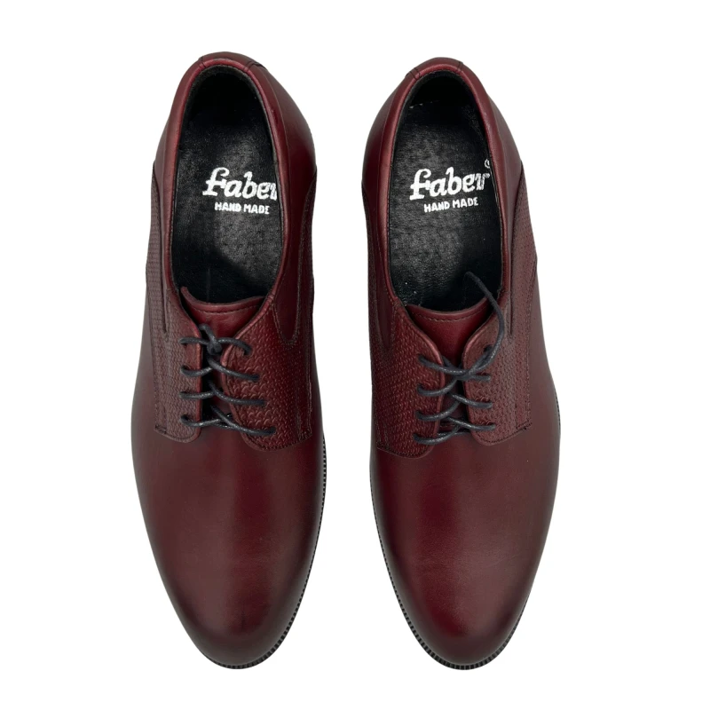 Bordowe buty do garnituru