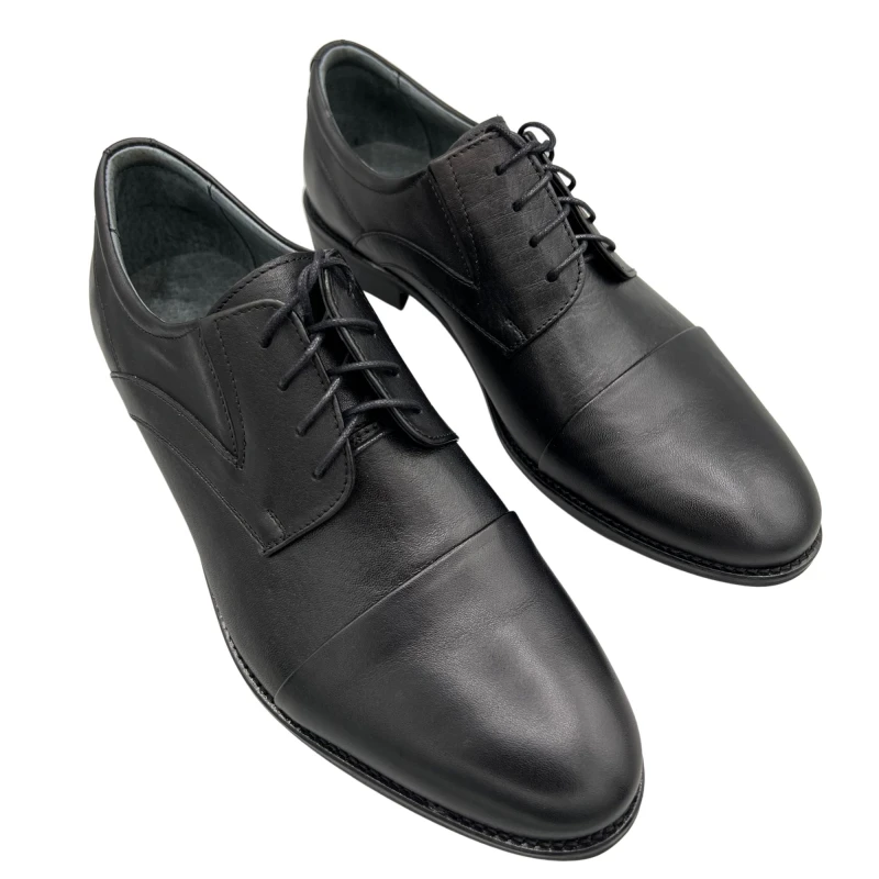 Klasyczne czarne buty męskie